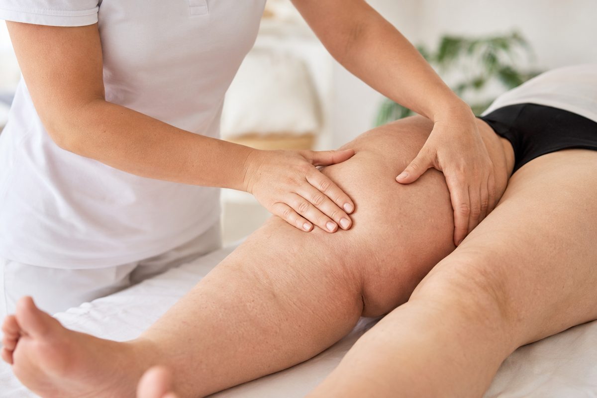Manuelle Lymphdrainage am Bein